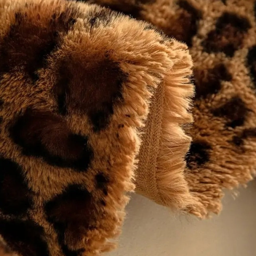 Cosy Leopard Print Couch Cover