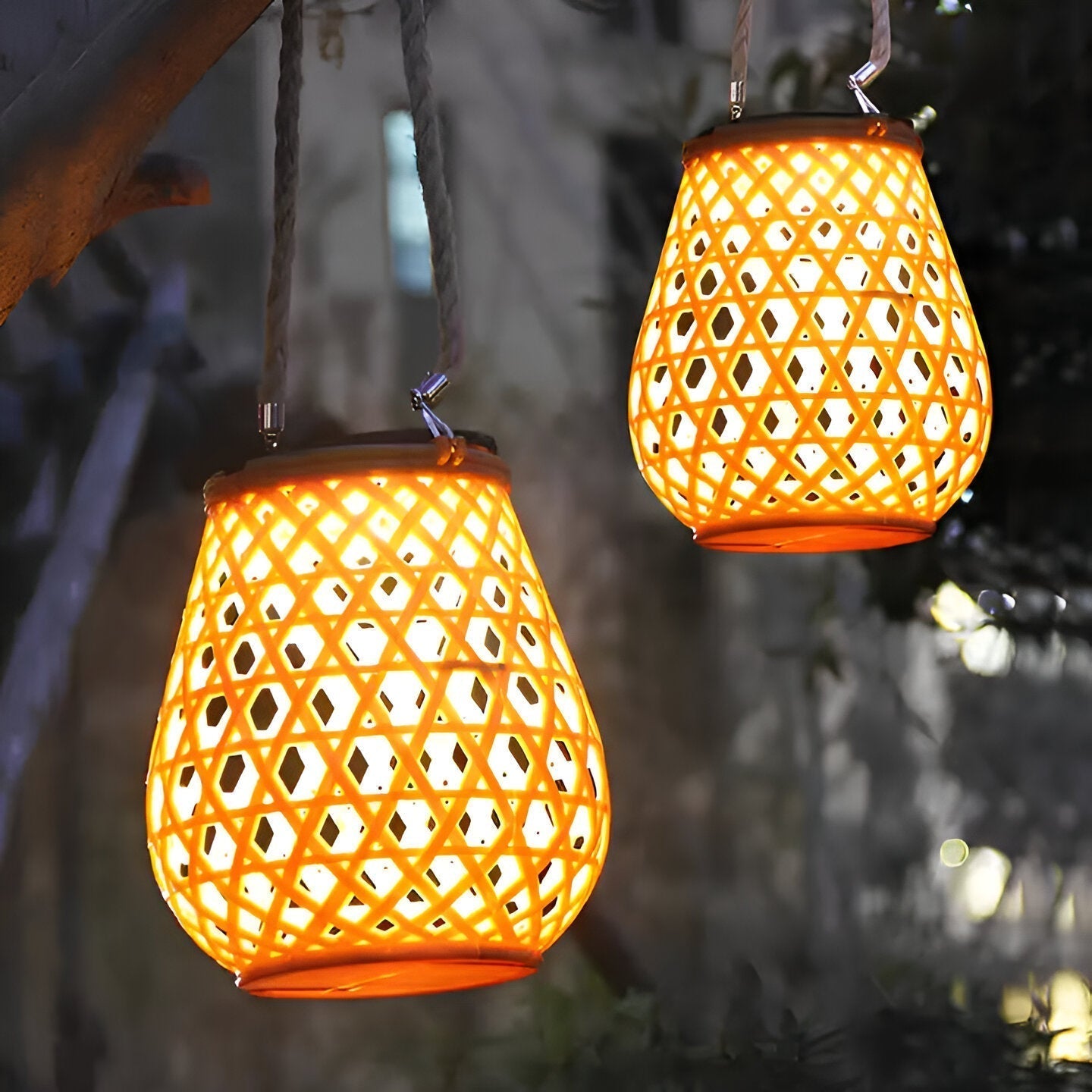 Solar Outdoor Lantern Light with Woven Pattern Shade