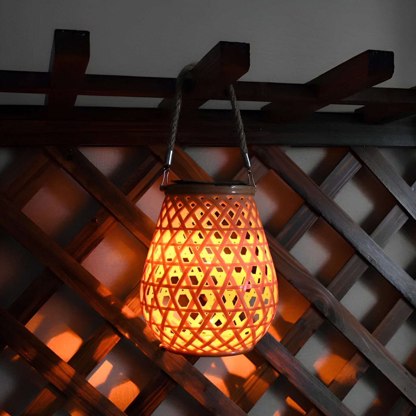 Solar Outdoor Lantern Light with Woven Pattern Shade
