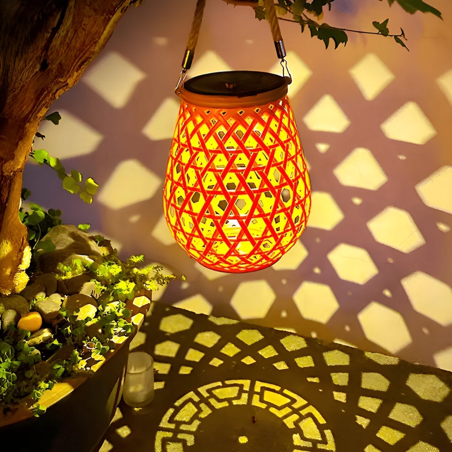 Solar Outdoor Lantern Light with Woven Pattern Shade