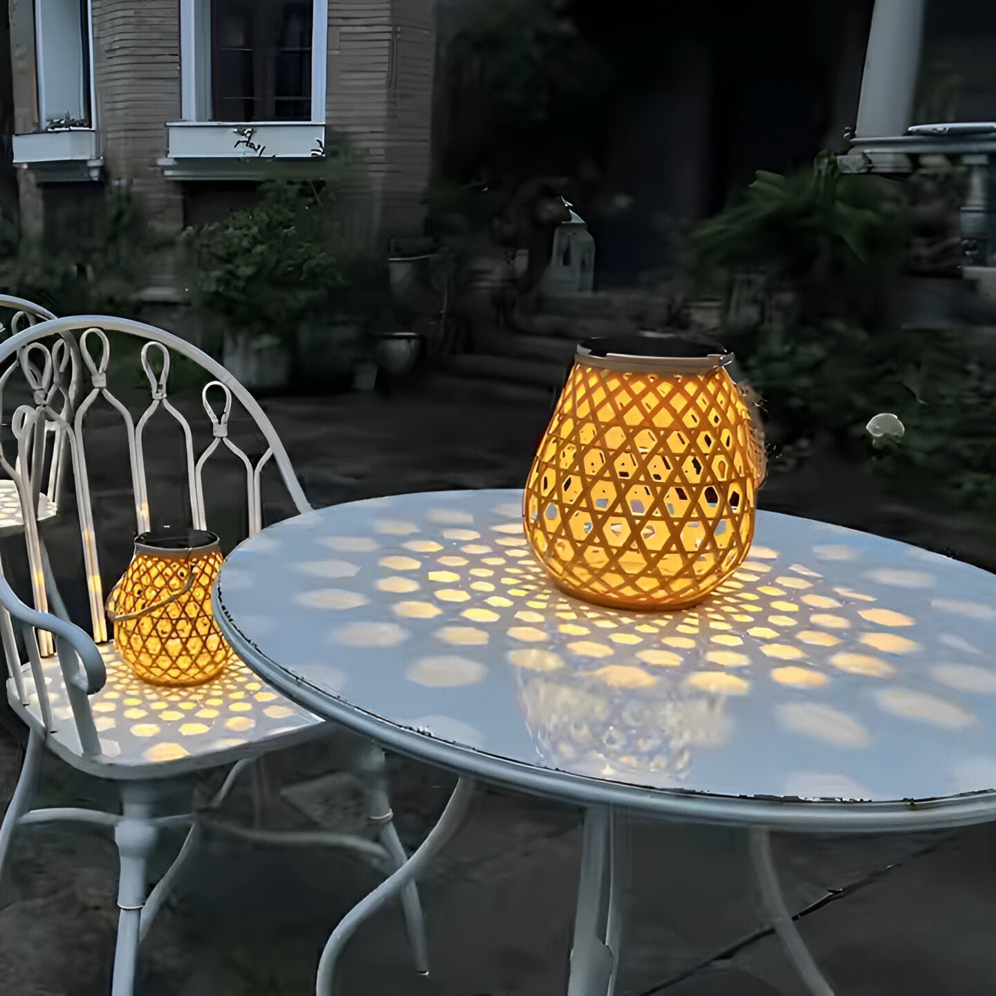 Solar Outdoor Lantern Light with Woven Pattern Shade