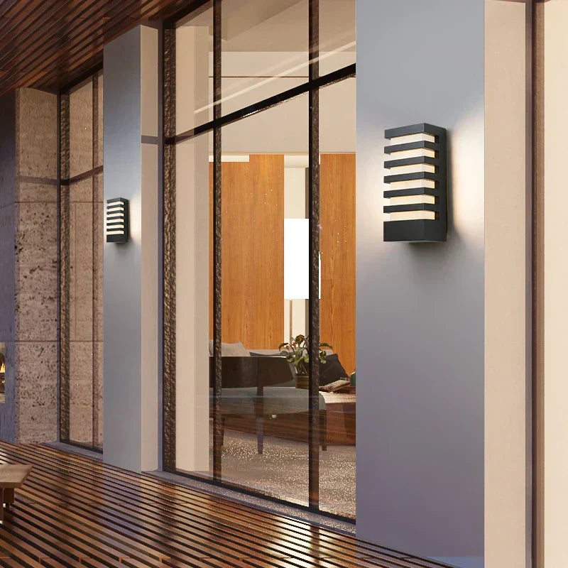 Outdoor Wall Light With Rectangular Black Aluminium Housing