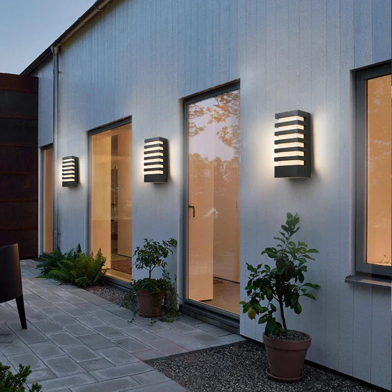 Outdoor Wall Light With Rectangular Black Aluminium Housing