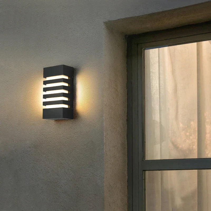 Outdoor Wall Light With Rectangular Black Aluminium Housing