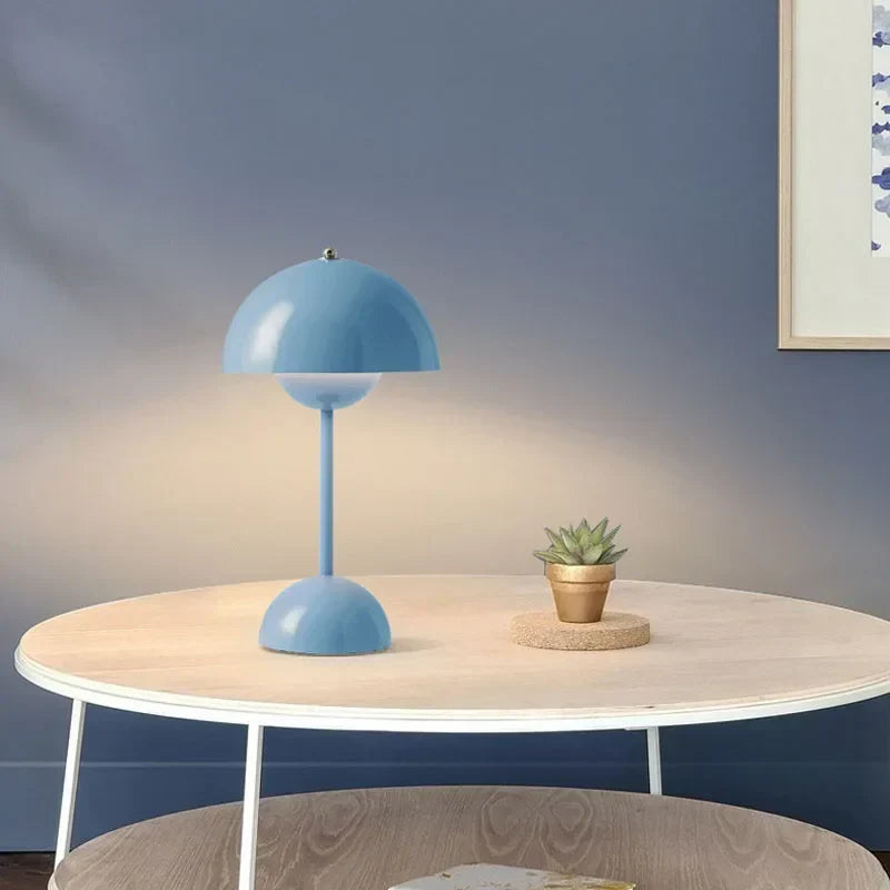 Minimalist Wireless Table Lamp