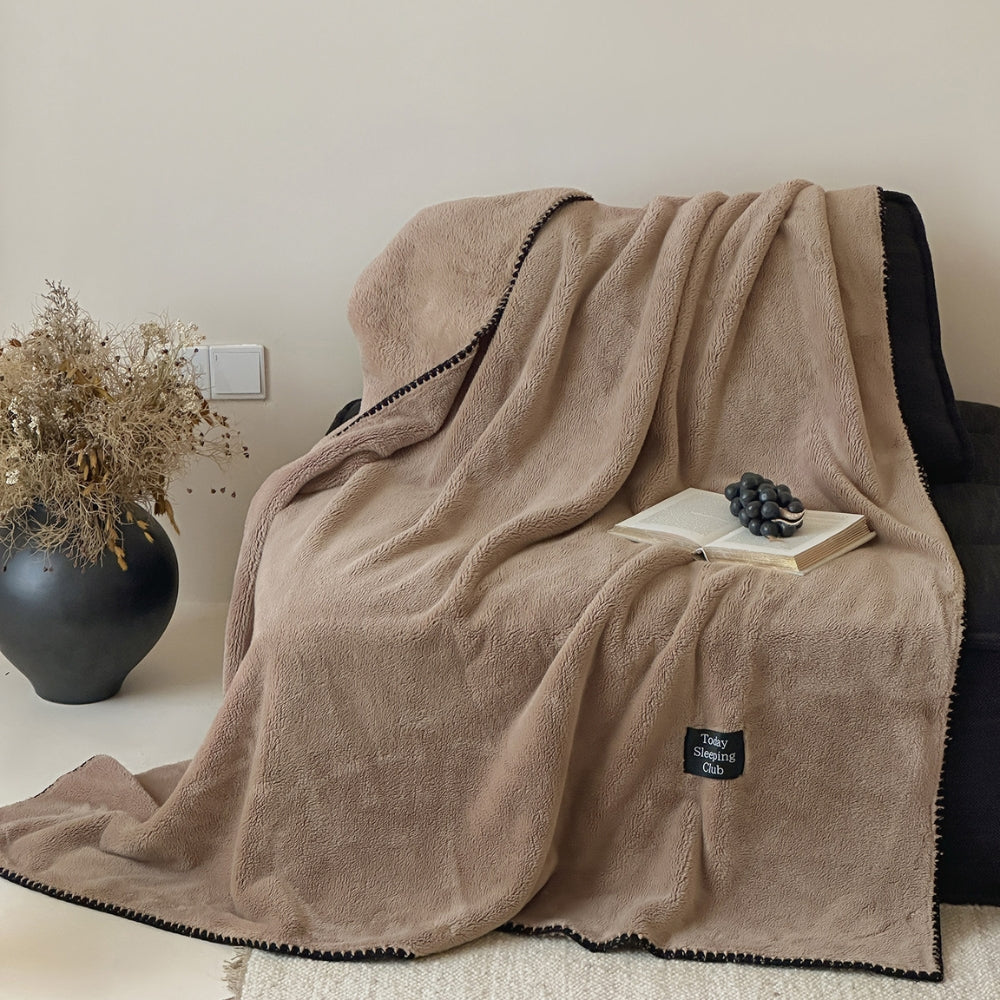 Veluvia Bouclé Plush Winter Blanket