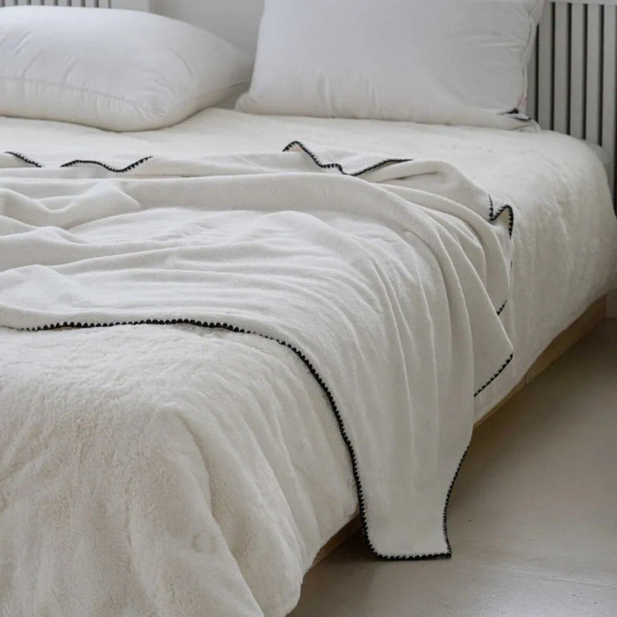Veluvia Bouclé Plush Winter Blanket