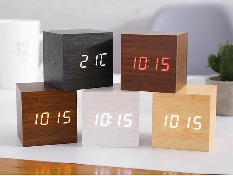 GlowMatrix | LED Alarm Clock – Intelligent Sound Control