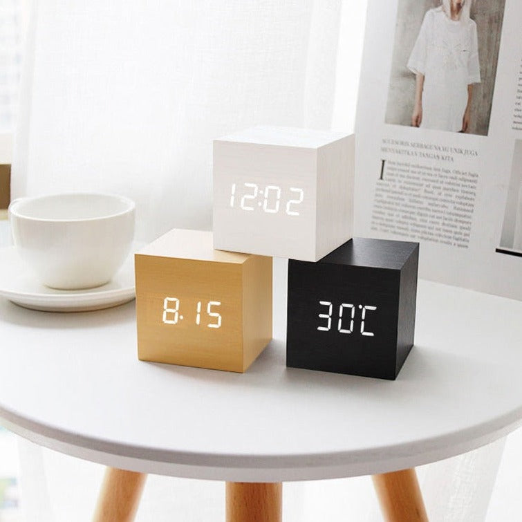 GlowMatrix | LED Alarm Clock – Intelligent Sound Control