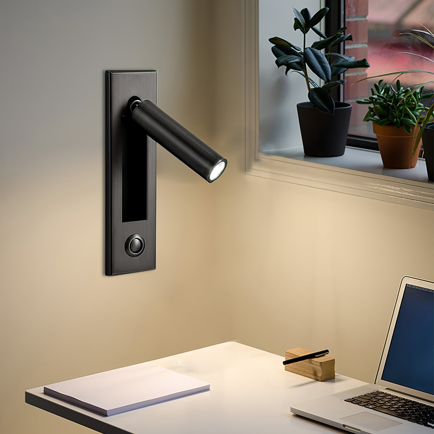 HaloEdge | Wall Sconce – Space-Saving Adjustable Bedside Lamp