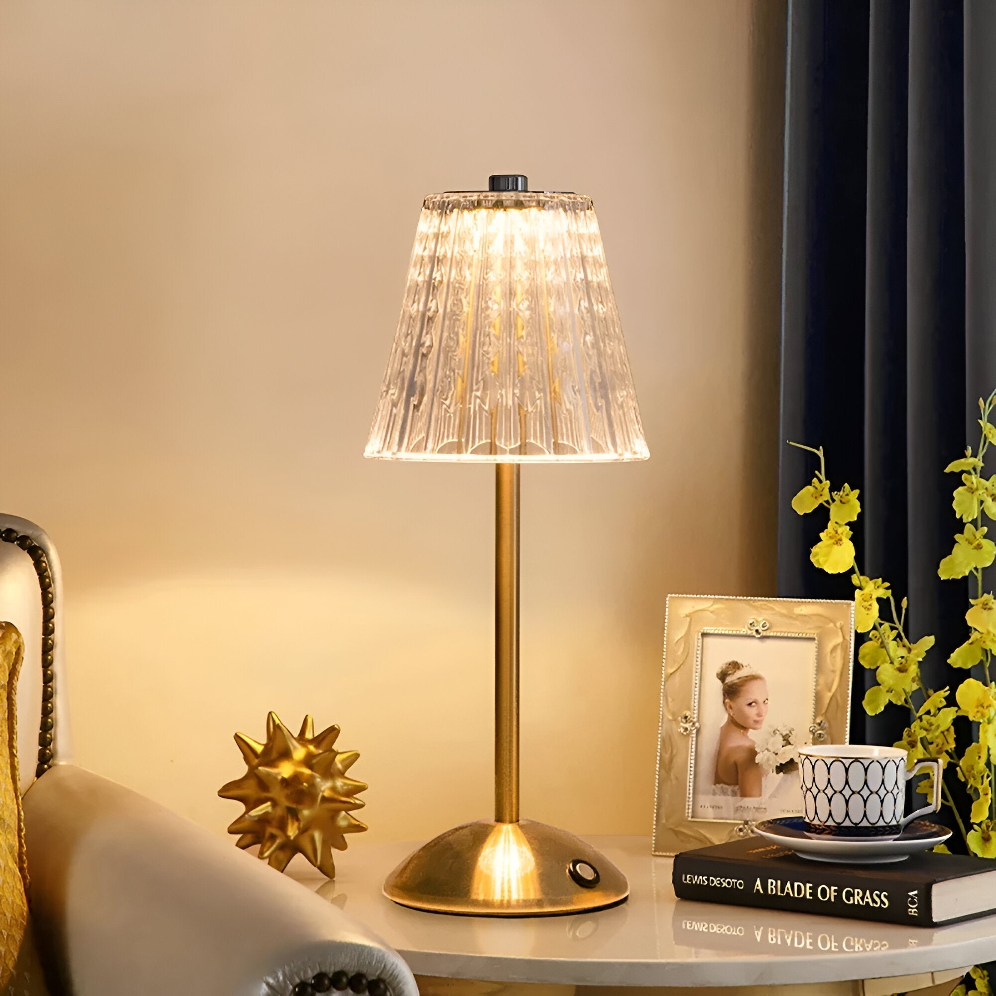 VintageAura | Table Lamp – Elegant Dimmable Lighting