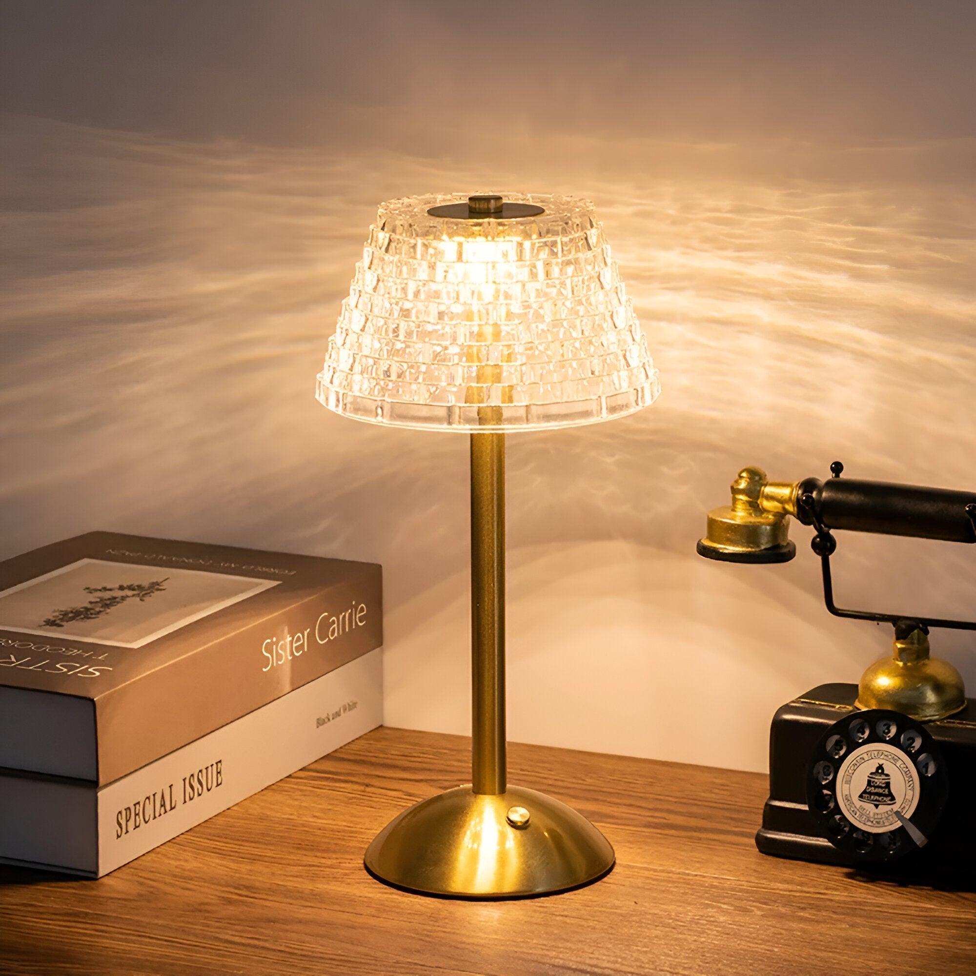 VintageAura | Table Lamp – Elegant Dimmable Lighting